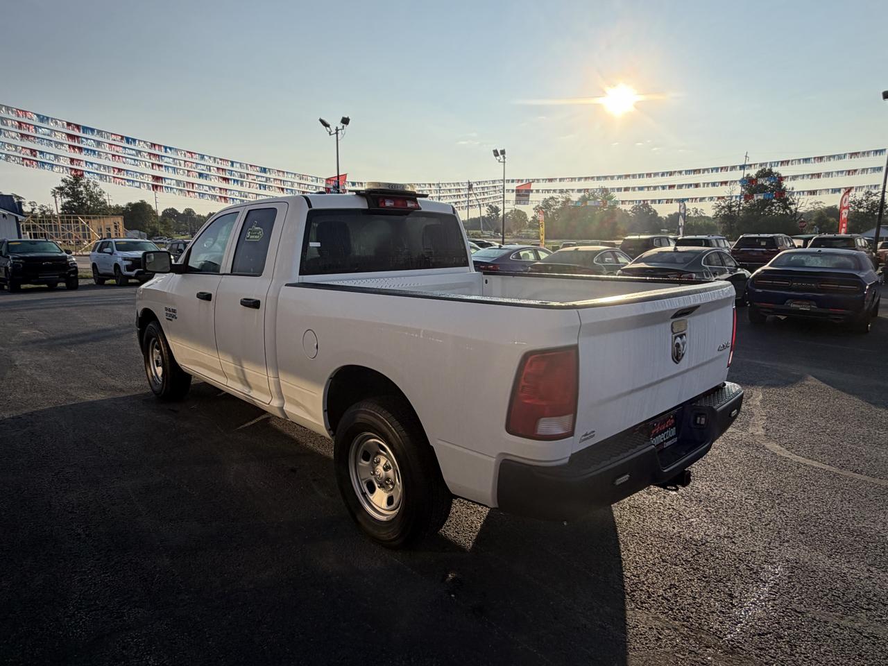 RAM 1500 Classic Tradesman 4x4 Quad Cab 6'4" Box 2021