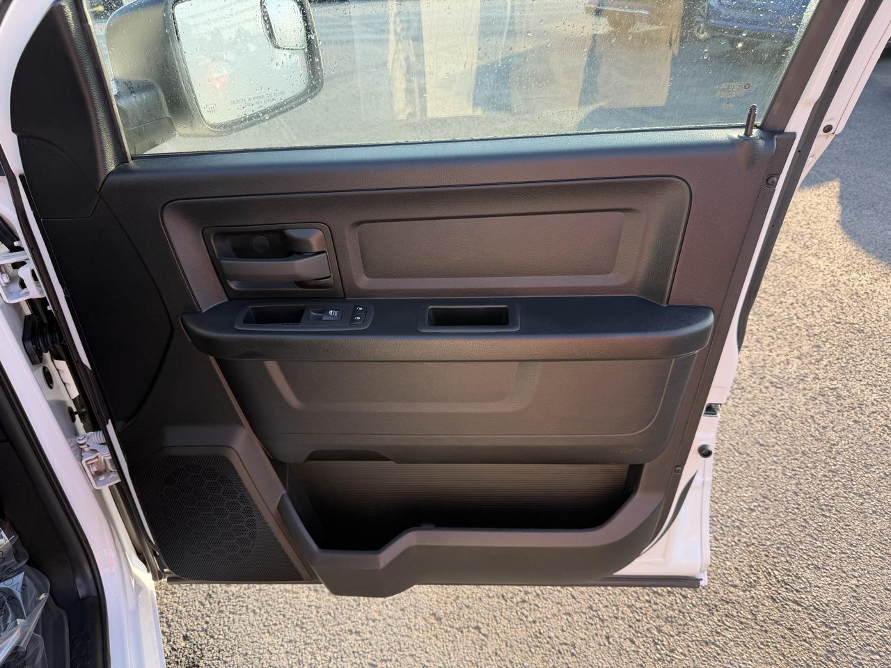 RAM 1500 Classic Tradesman 4x4 Quad Cab 6'4" Box 2021