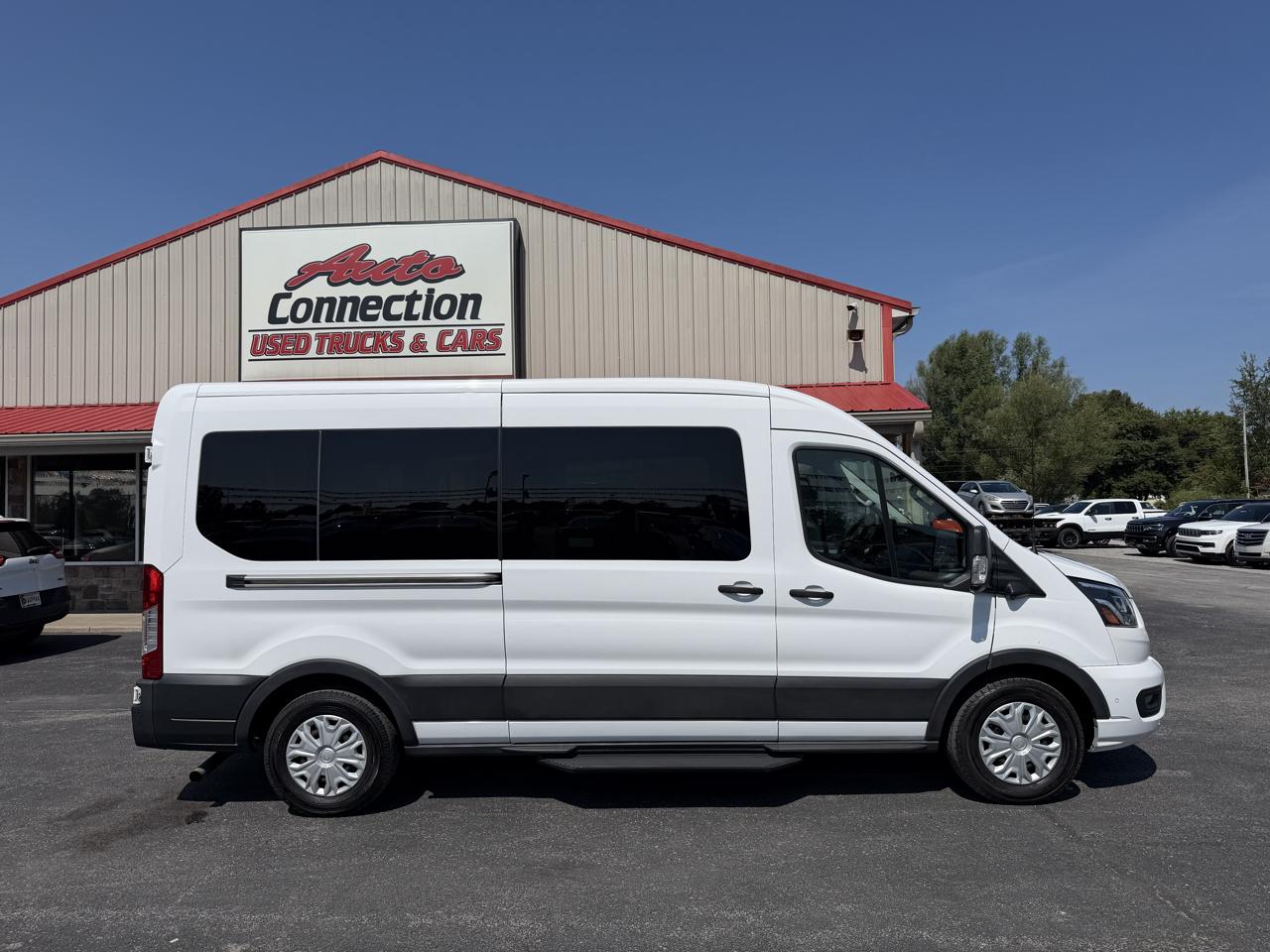 Ford Transit Passenger Wagon T-350 148" Med Roof XLT RWD 2023