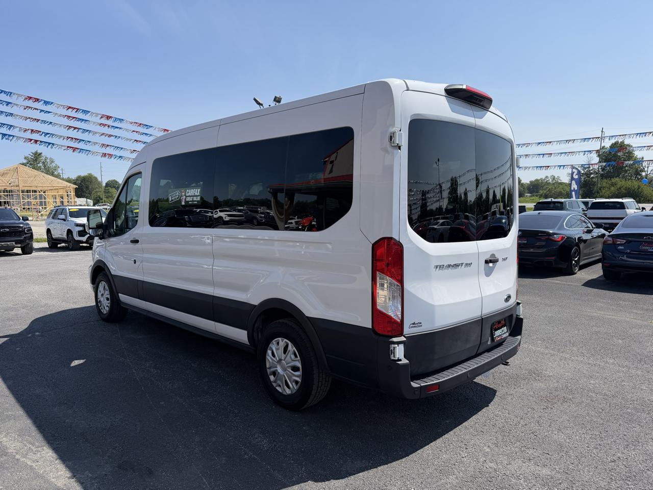 Ford Transit Passenger Wagon T-350 148" Med Roof XLT RWD 2023