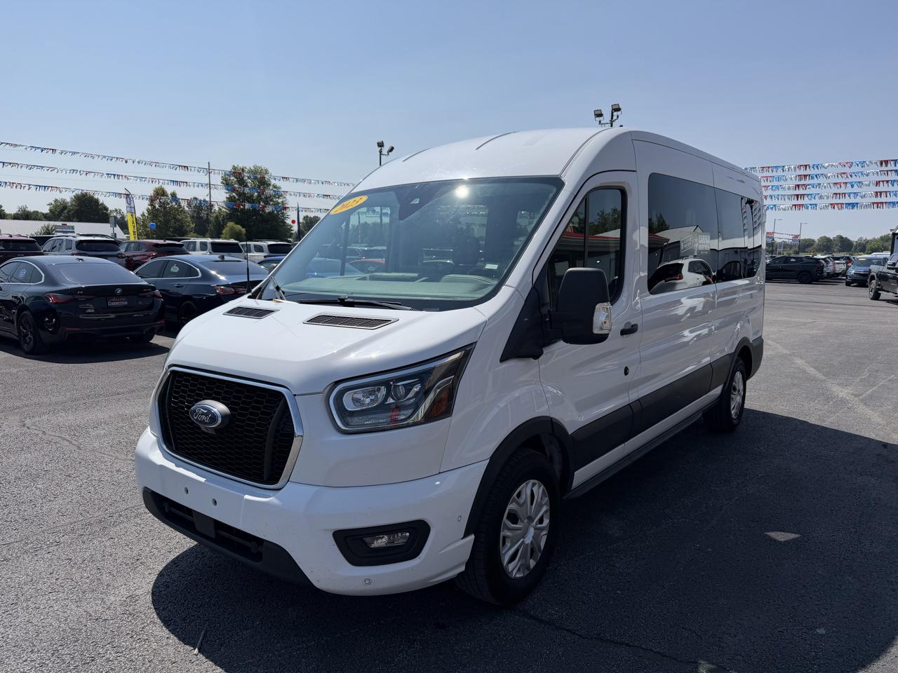 Ford Transit Passenger Wagon T-350 148" Med Roof XLT RWD 2023
