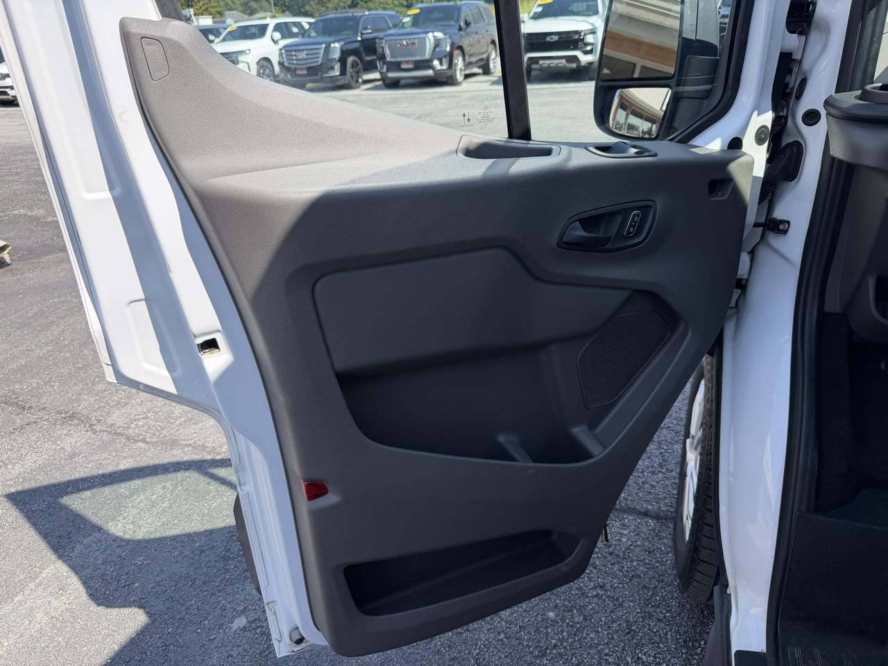 Ford Transit Passenger Wagon T-350 148" Med Roof XLT RWD 2023