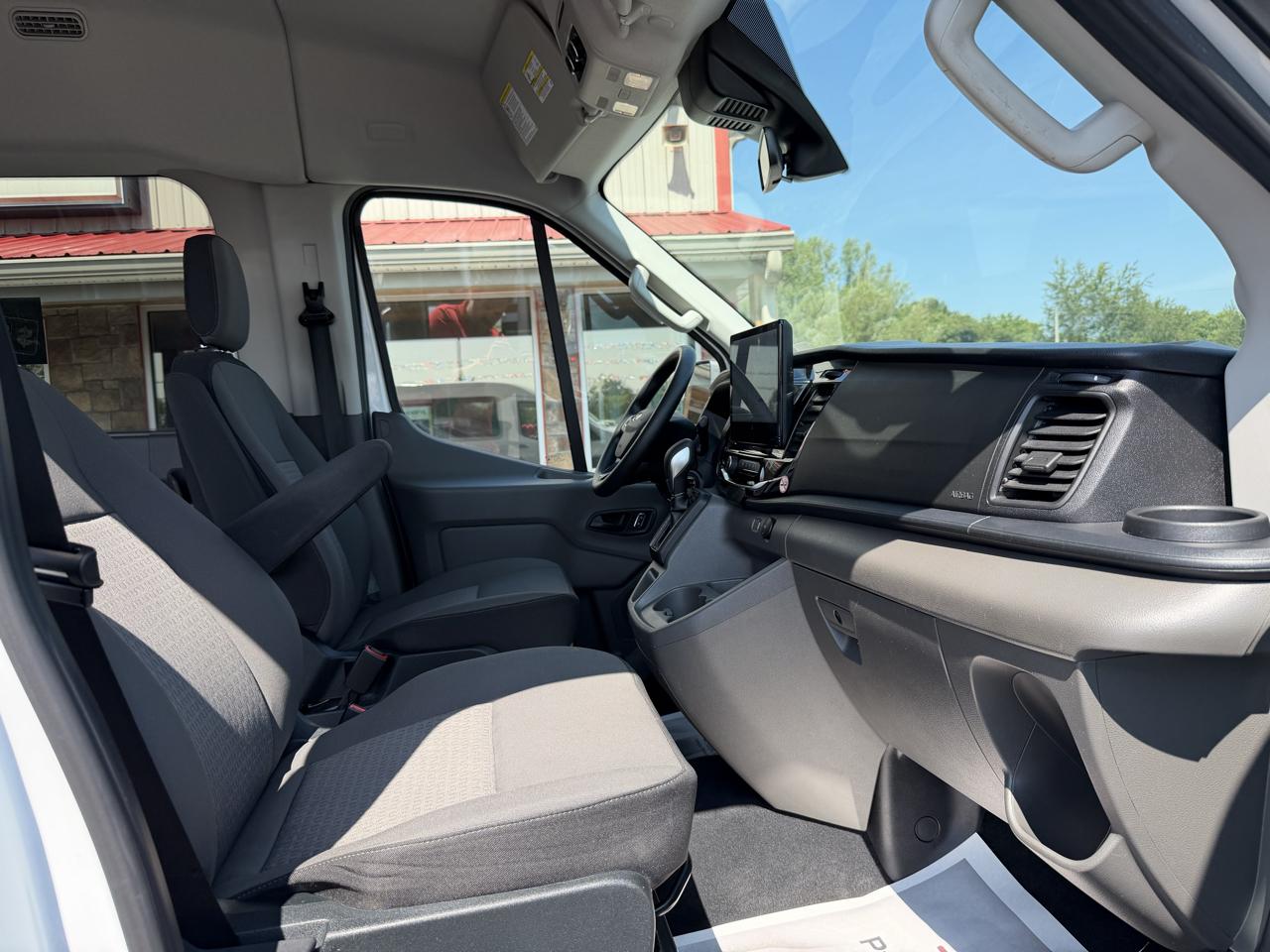 Ford Transit Passenger Wagon T-350 148" Med Roof XLT RWD 2023