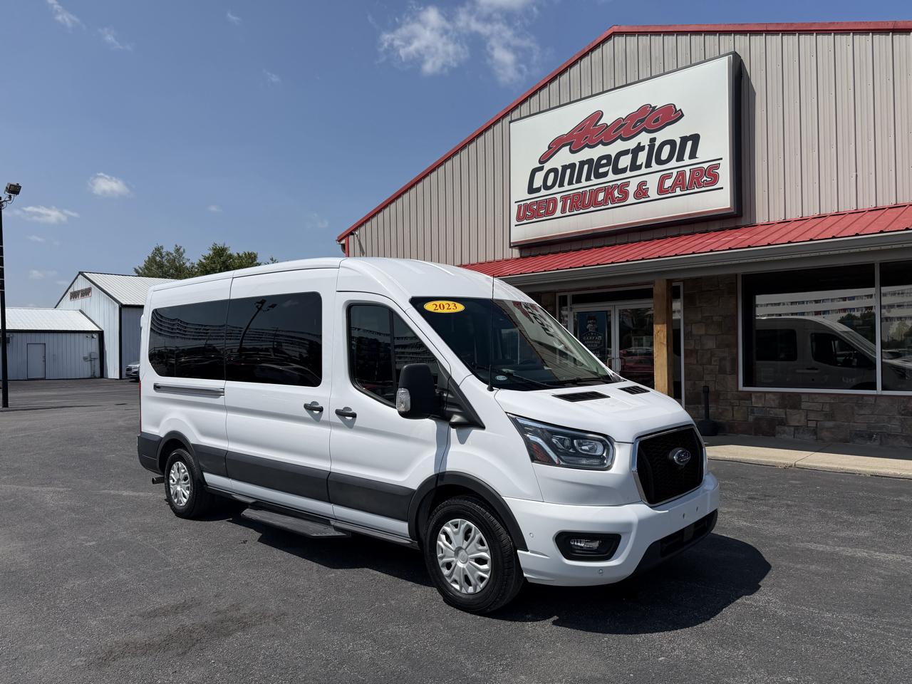 Ford Transit Passenger Wagon T-350 148" Med Roof XLT RWD 2023
