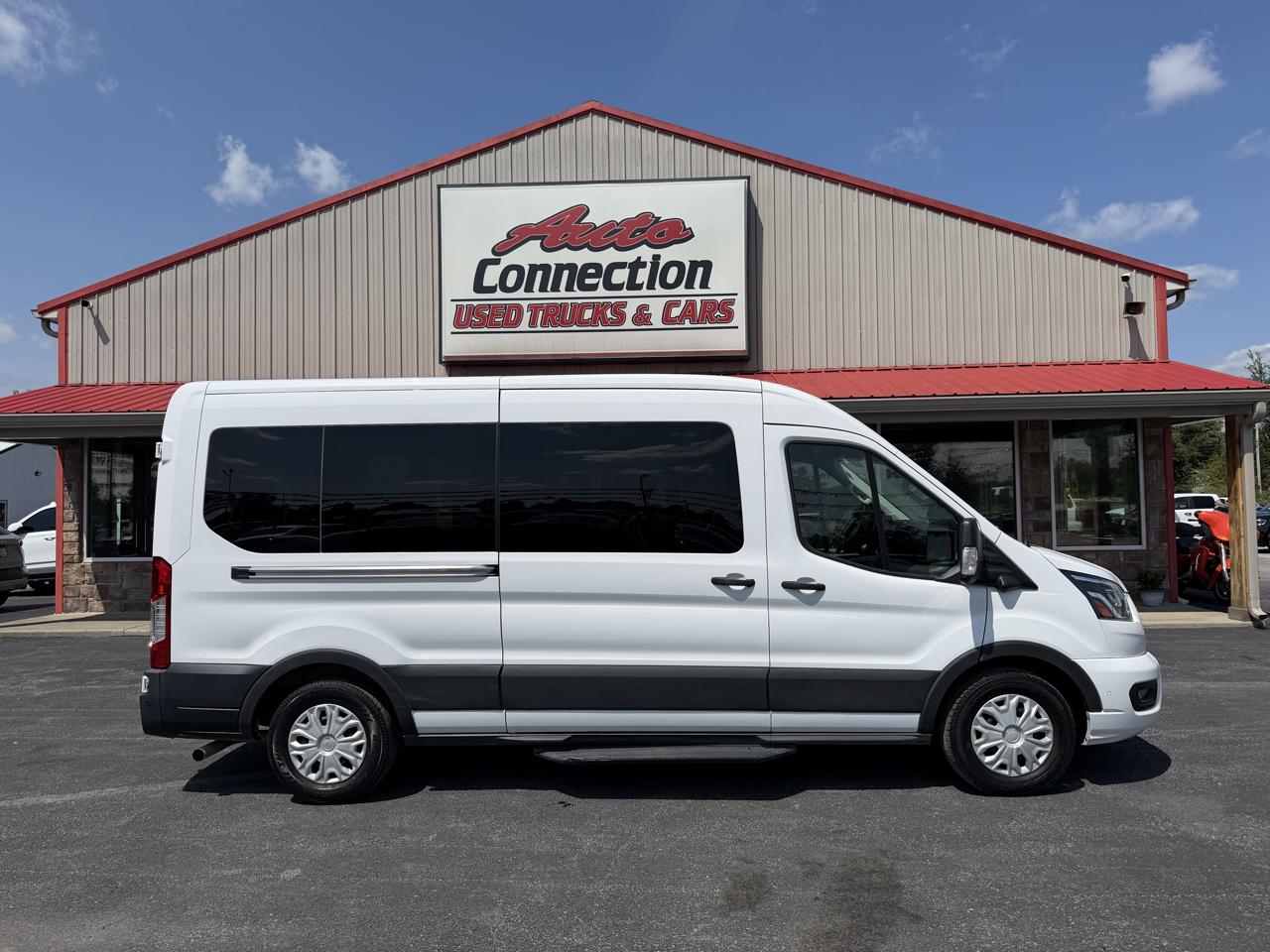 Ford Transit Passenger Wagon T-350 148" Med Roof XLT RWD 2023
