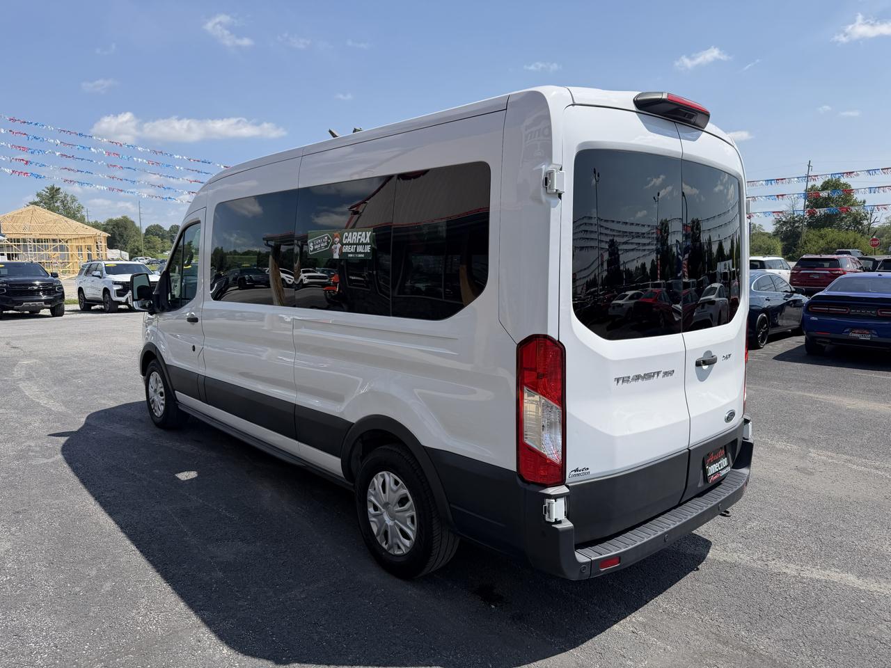 Ford Transit Passenger Wagon T-350 148" Med Roof XLT RWD 2023