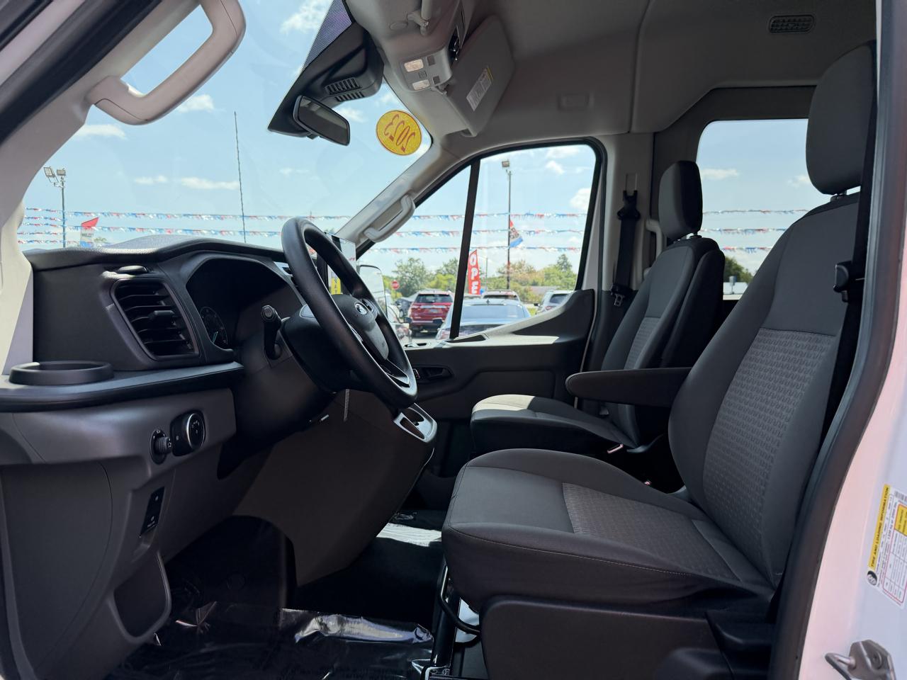 Ford Transit Passenger Wagon T-350 148" Med Roof XLT RWD 2023
