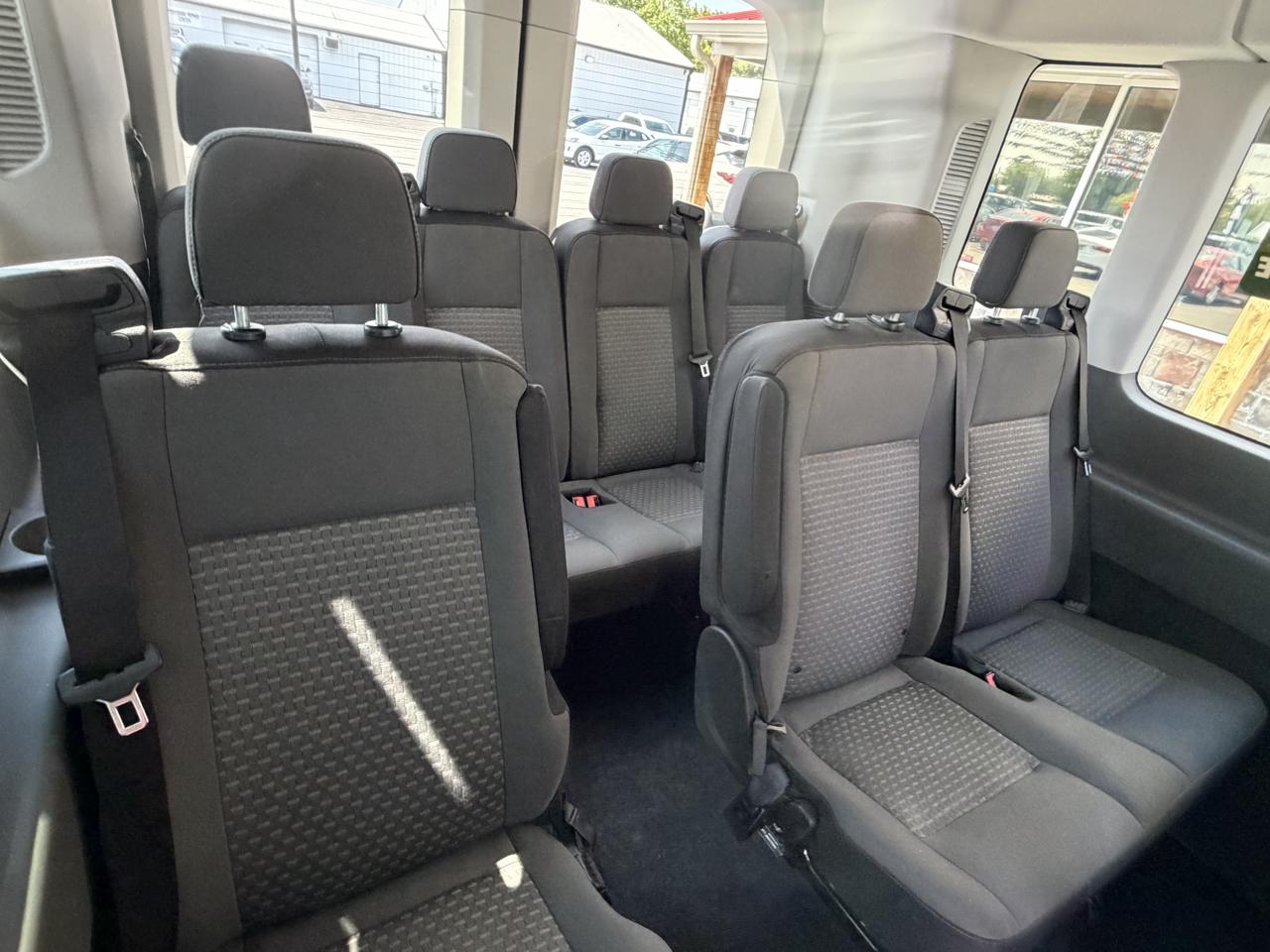 Ford Transit Passenger Wagon T-350 148" Med Roof XLT RWD 2023
