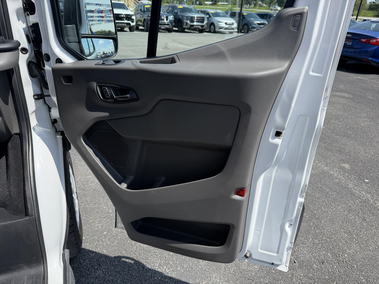 Ford Transit Passenger Wagon T-350 148" Med Roof XLT RWD 2023
