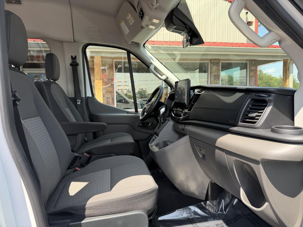 Ford Transit Passenger Wagon T-350 148" Med Roof XLT RWD 2023