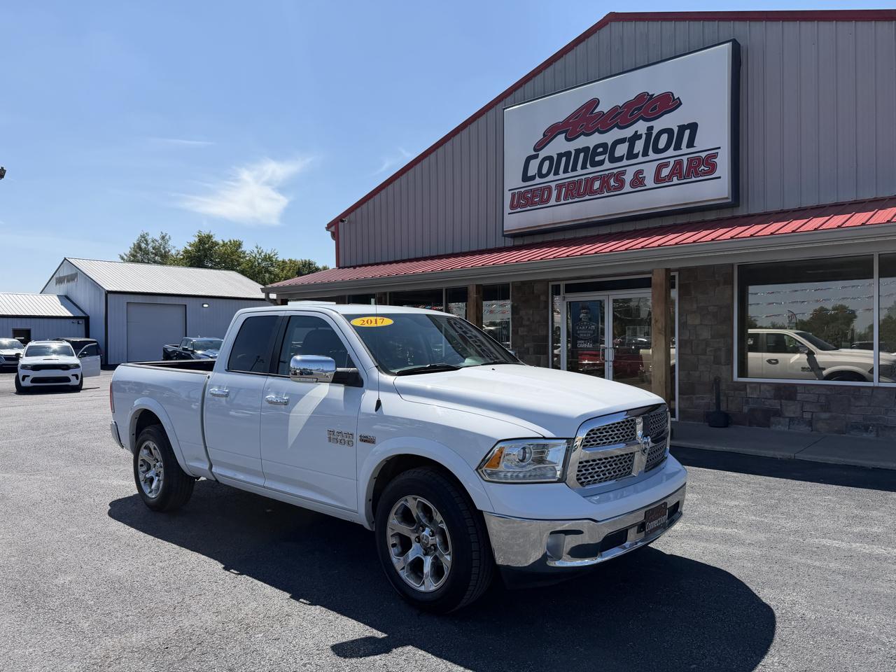 2017 RAM 1500 Laramie 4x2 Quad Cab 6'4" Box