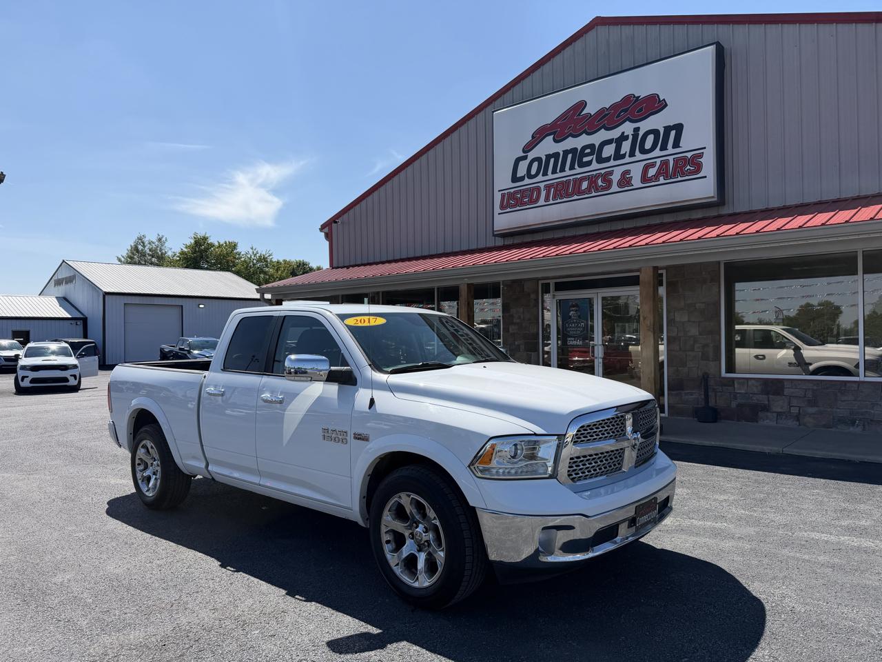 RAM 1500 Laramie 4x2 Quad Cab 6'4" Box 2017