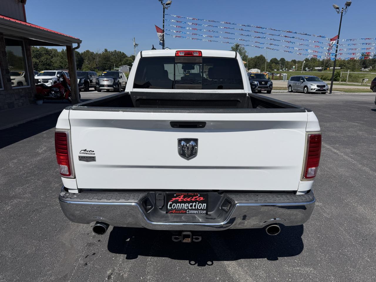 RAM 1500 Laramie 4x2 Quad Cab 6'4" Box 2017