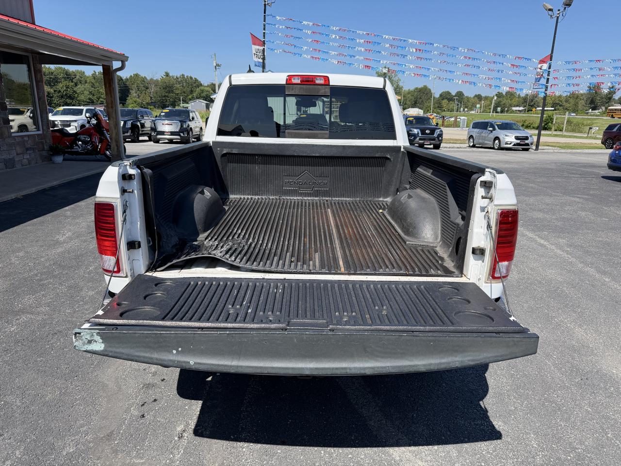 RAM 1500 Laramie 4x2 Quad Cab 6'4" Box 2017