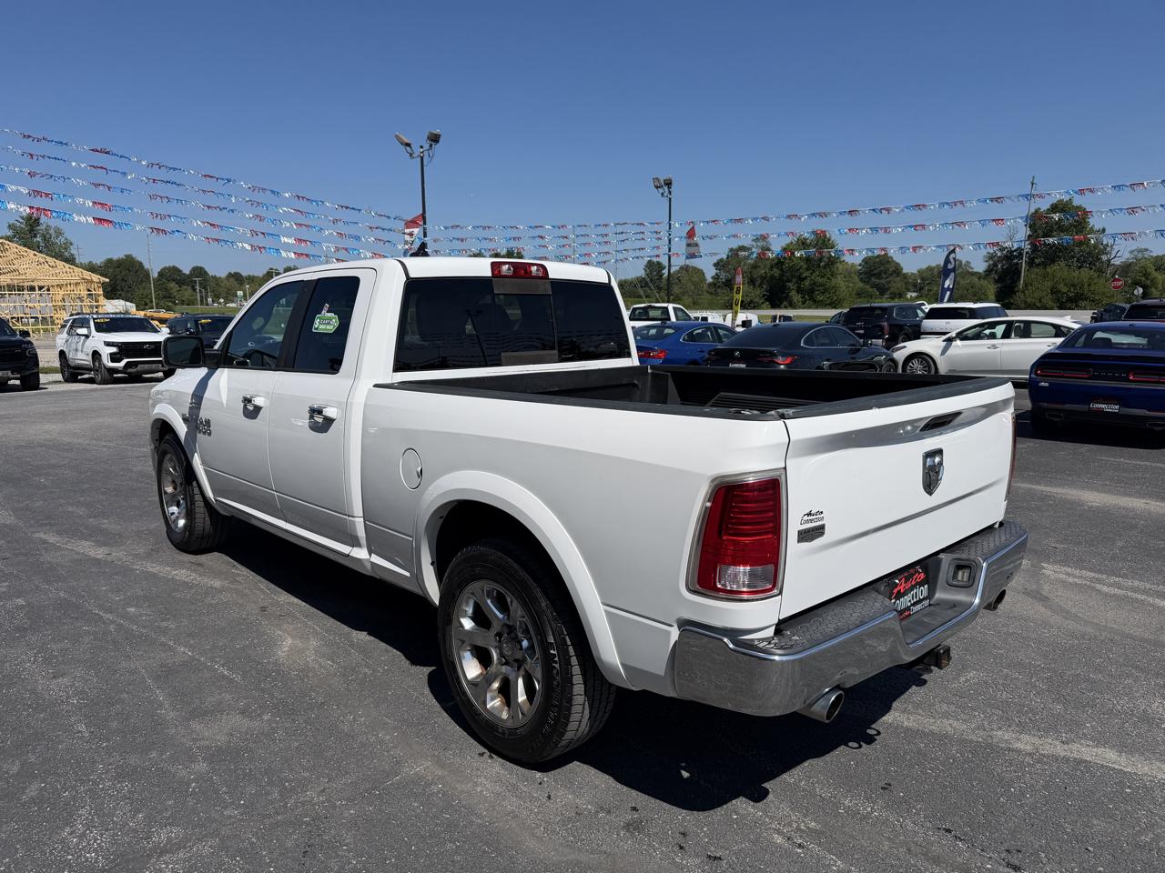 RAM 1500 Laramie 4x2 Quad Cab 6'4" Box 2017
