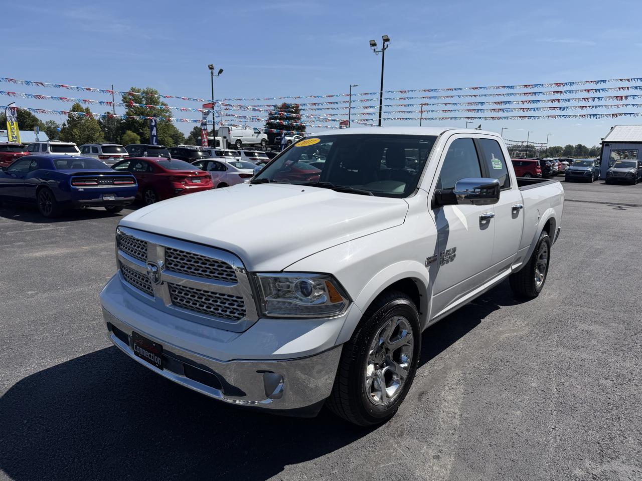 RAM 1500 Laramie 4x2 Quad Cab 6'4" Box 2017
