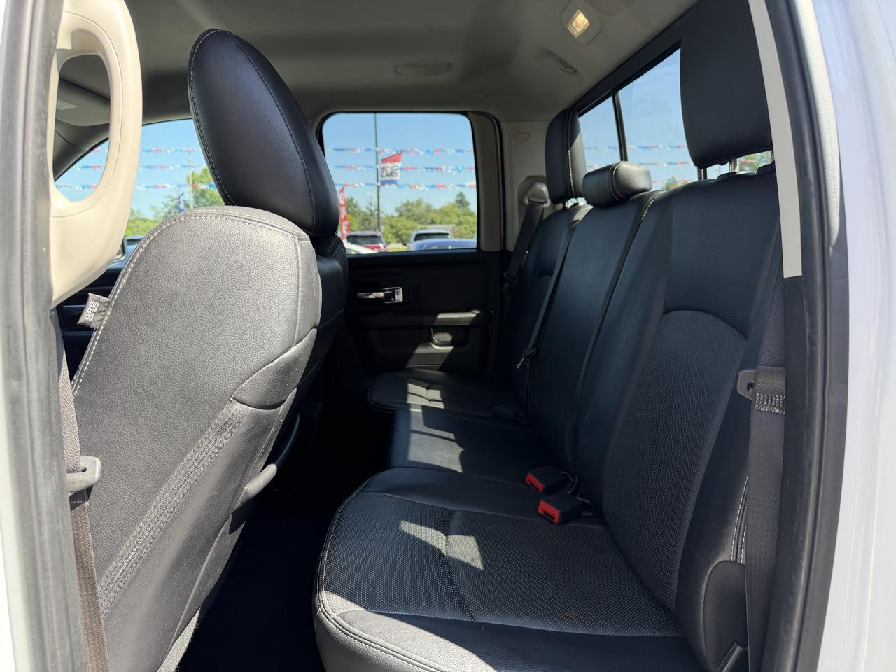 RAM 1500 Laramie 4x2 Quad Cab 6'4" Box 2017