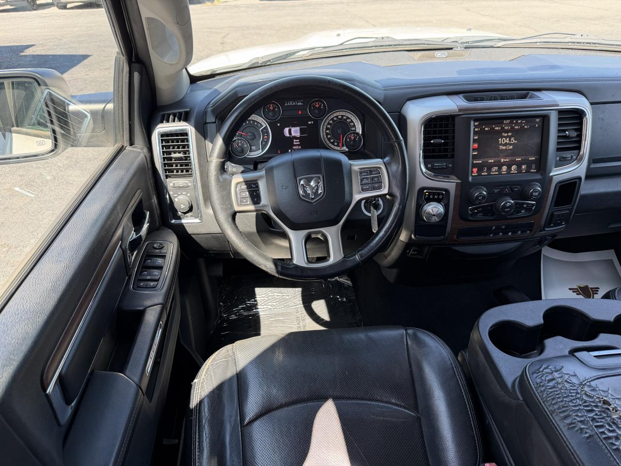 RAM 1500 Laramie 4x2 Quad Cab 6'4" Box 2017