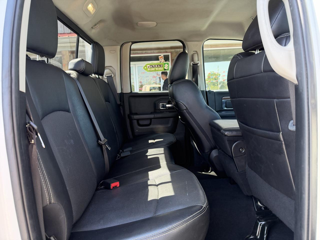 RAM 1500 Laramie 4x2 Quad Cab 6'4" Box 2017