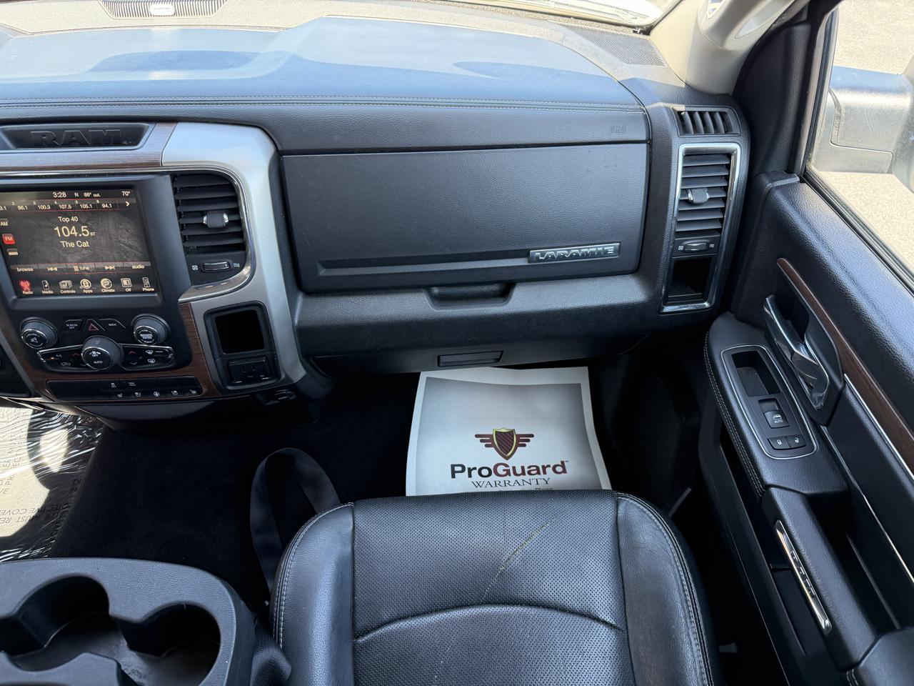 RAM 1500 Laramie 4x2 Quad Cab 6'4" Box 2017