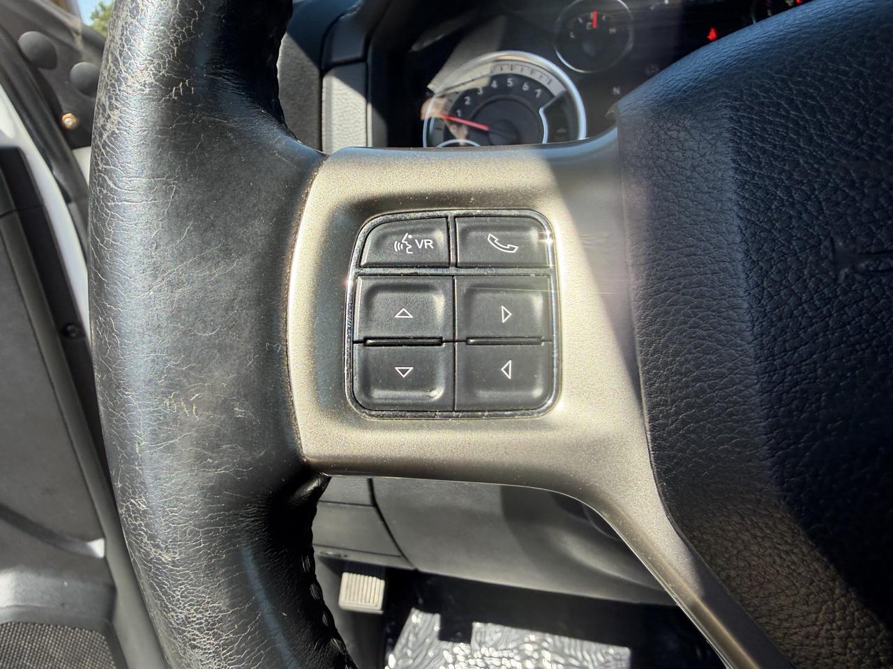 RAM 1500 Laramie 4x2 Quad Cab 6'4" Box 2017