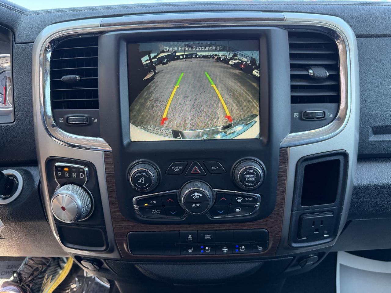RAM 1500 Laramie 4x2 Quad Cab 6'4" Box 2017