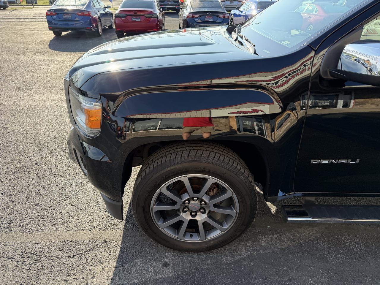 GMC Canyon 4WD Crew Cab 128.3" Denali 2019