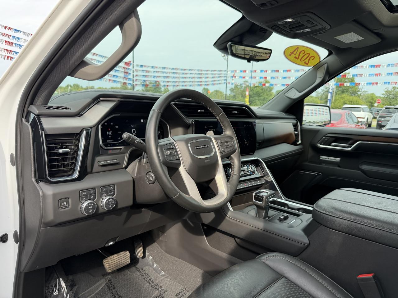 GMC Sierra 1500 4WD Crew Cab 147" Denali 2024