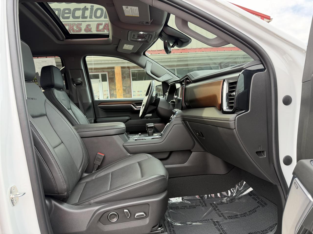 GMC Sierra 1500 4WD Crew Cab 147" Denali 2024