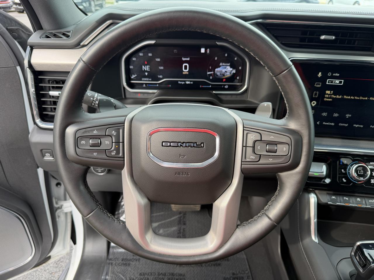 GMC Sierra 1500 4WD Crew Cab 147" Denali 2024