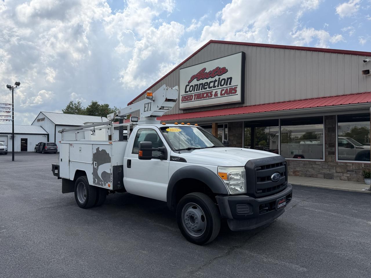 Ford Super Duty F-450 DRW 2WD Reg Cab 141" WB 60" CA XL 2015