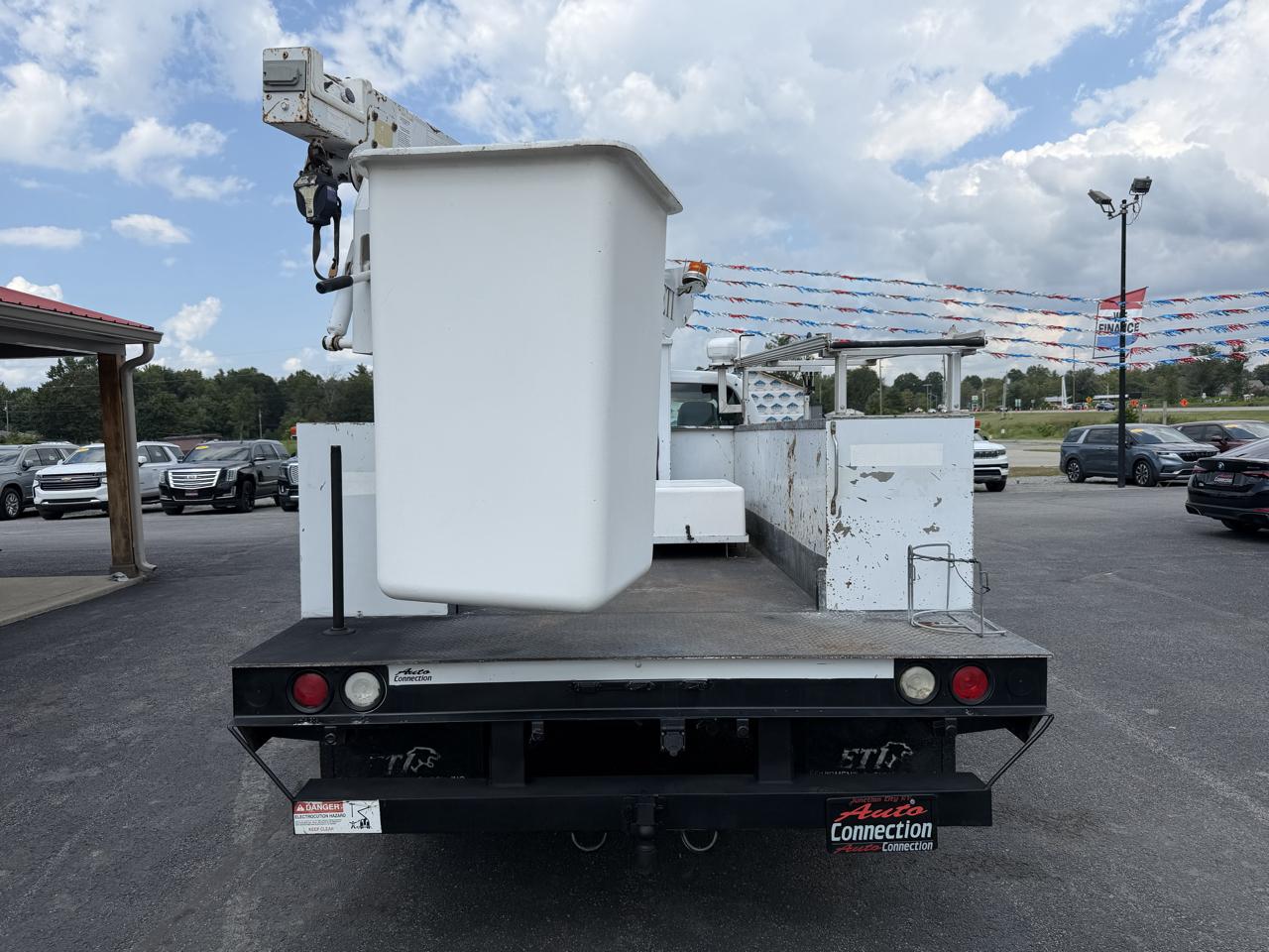 Ford Super Duty F-450 DRW 2WD Reg Cab 141" WB 60" CA XL 2015