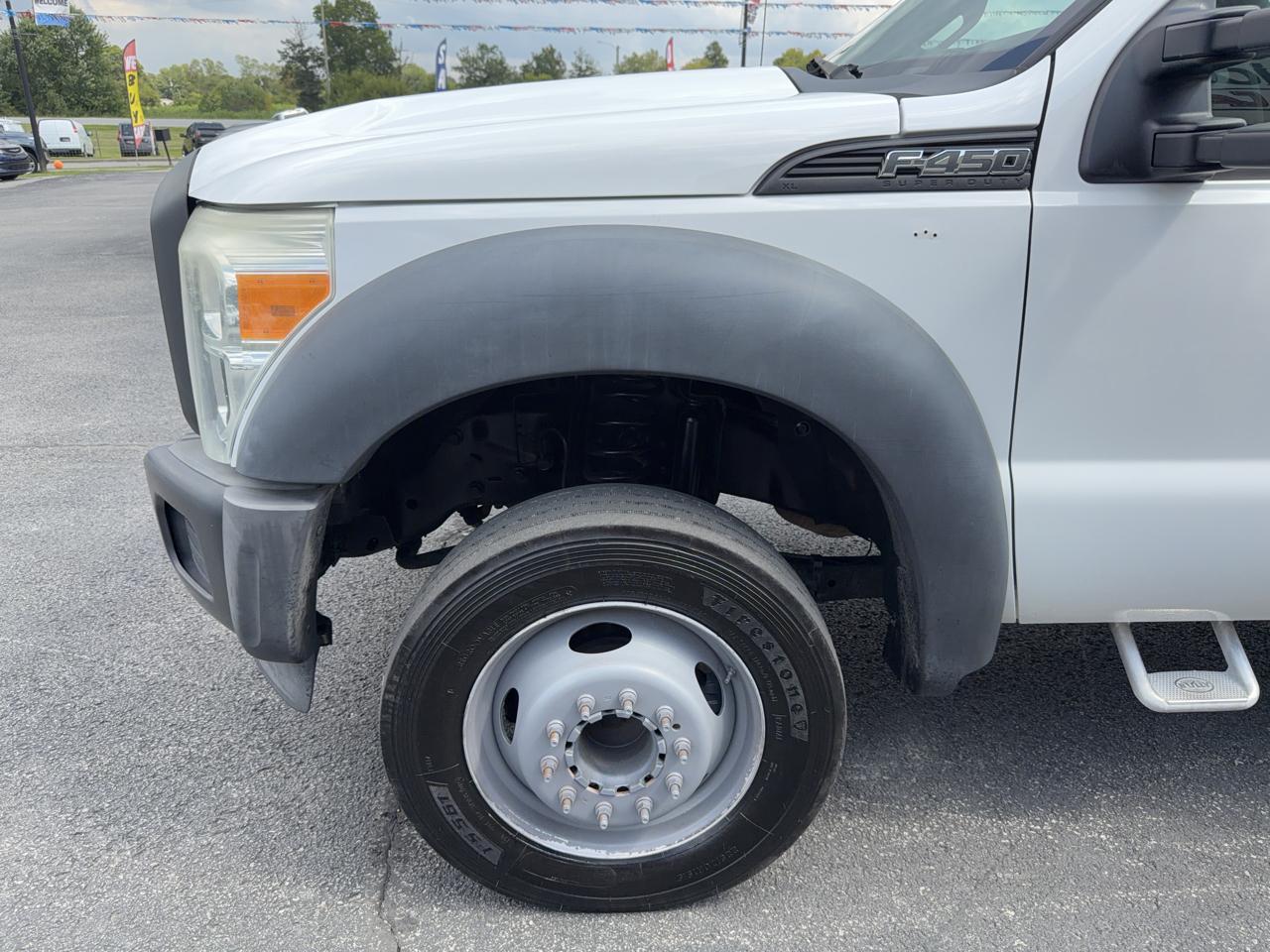 Ford Super Duty F-450 DRW 2WD Reg Cab 141" WB 60" CA XL 2015