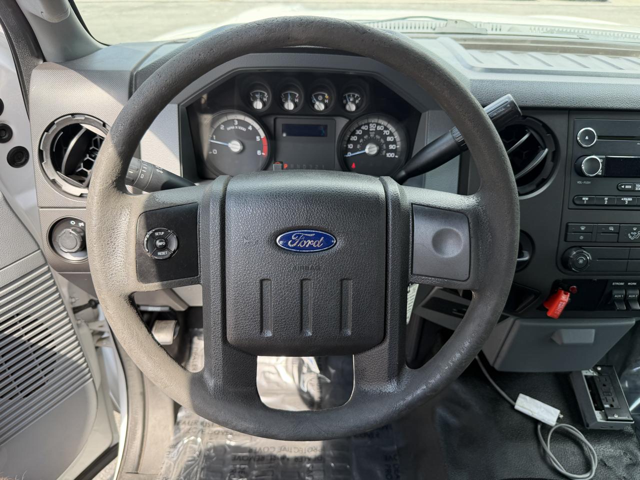 Ford Super Duty F-450 DRW 2WD Reg Cab 141" WB 60" CA XL 2015