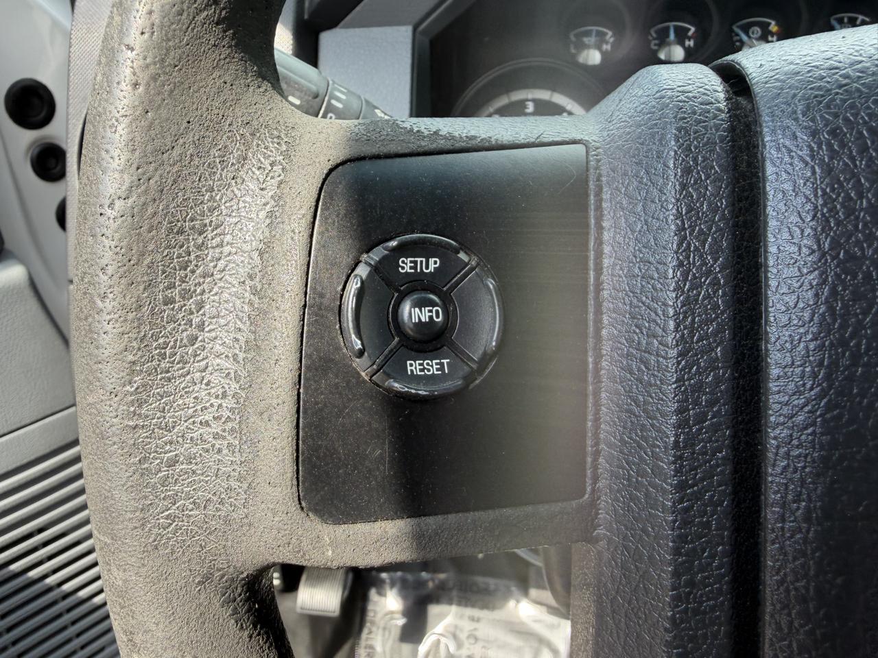 Ford Super Duty F-450 DRW 2WD Reg Cab 141" WB 60" CA XL 2015