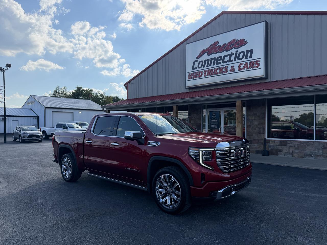 GMC Sierra 1500 4WD Crew Cab 147" Denali 2024