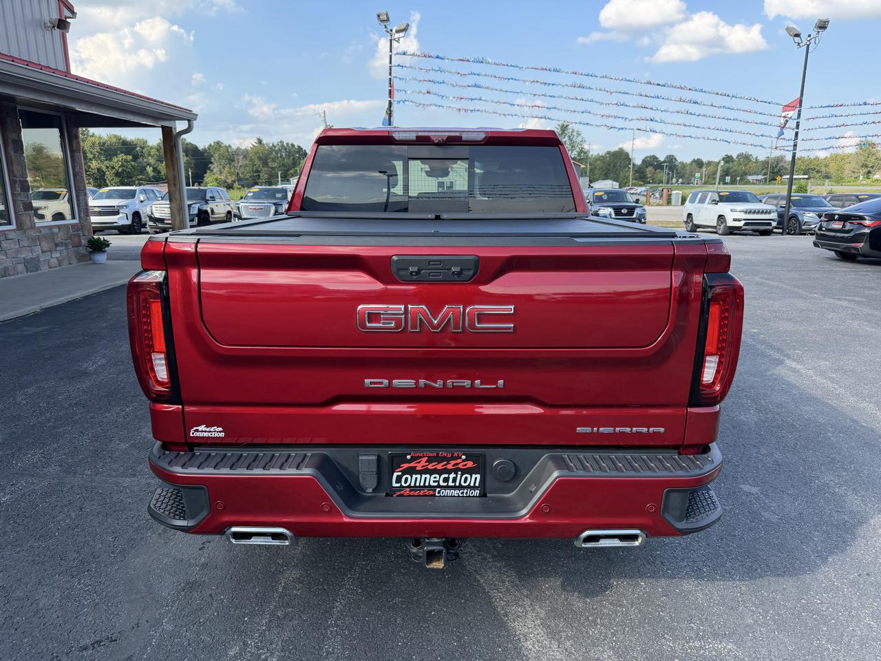 GMC Sierra 1500 4WD Crew Cab 147" Denali 2024
