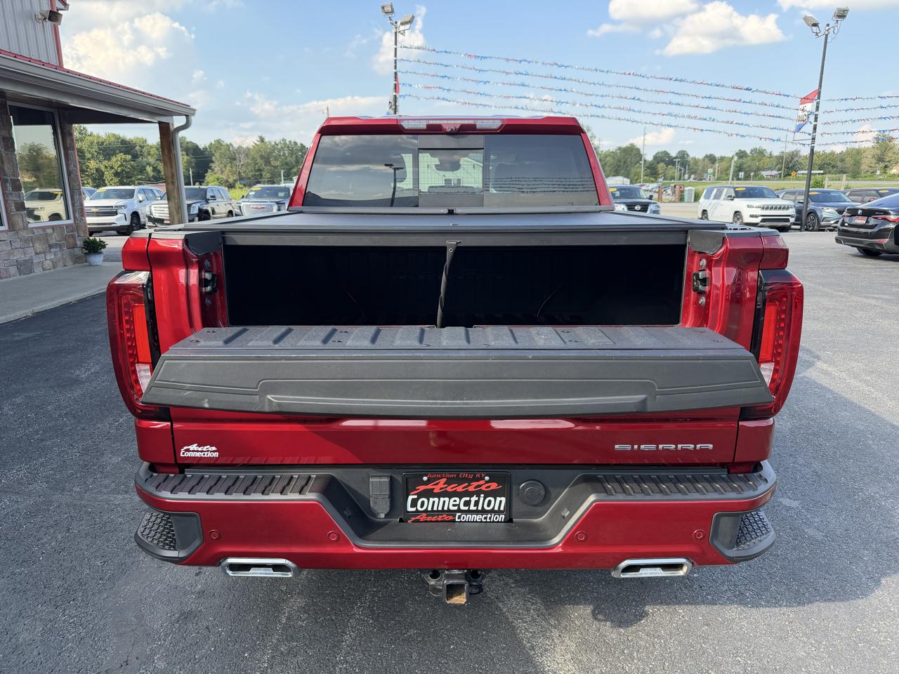 GMC Sierra 1500 4WD Crew Cab 147" Denali 2024