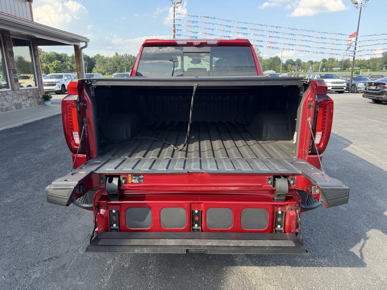 GMC Sierra 1500 4WD Crew Cab 147" Denali 2024