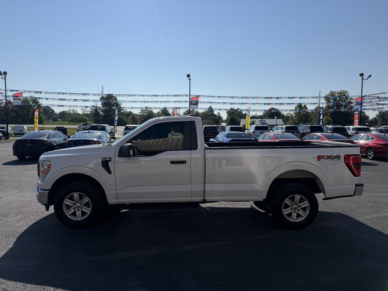 Ford F-150 4WD Reg Cab 141" XL 2022