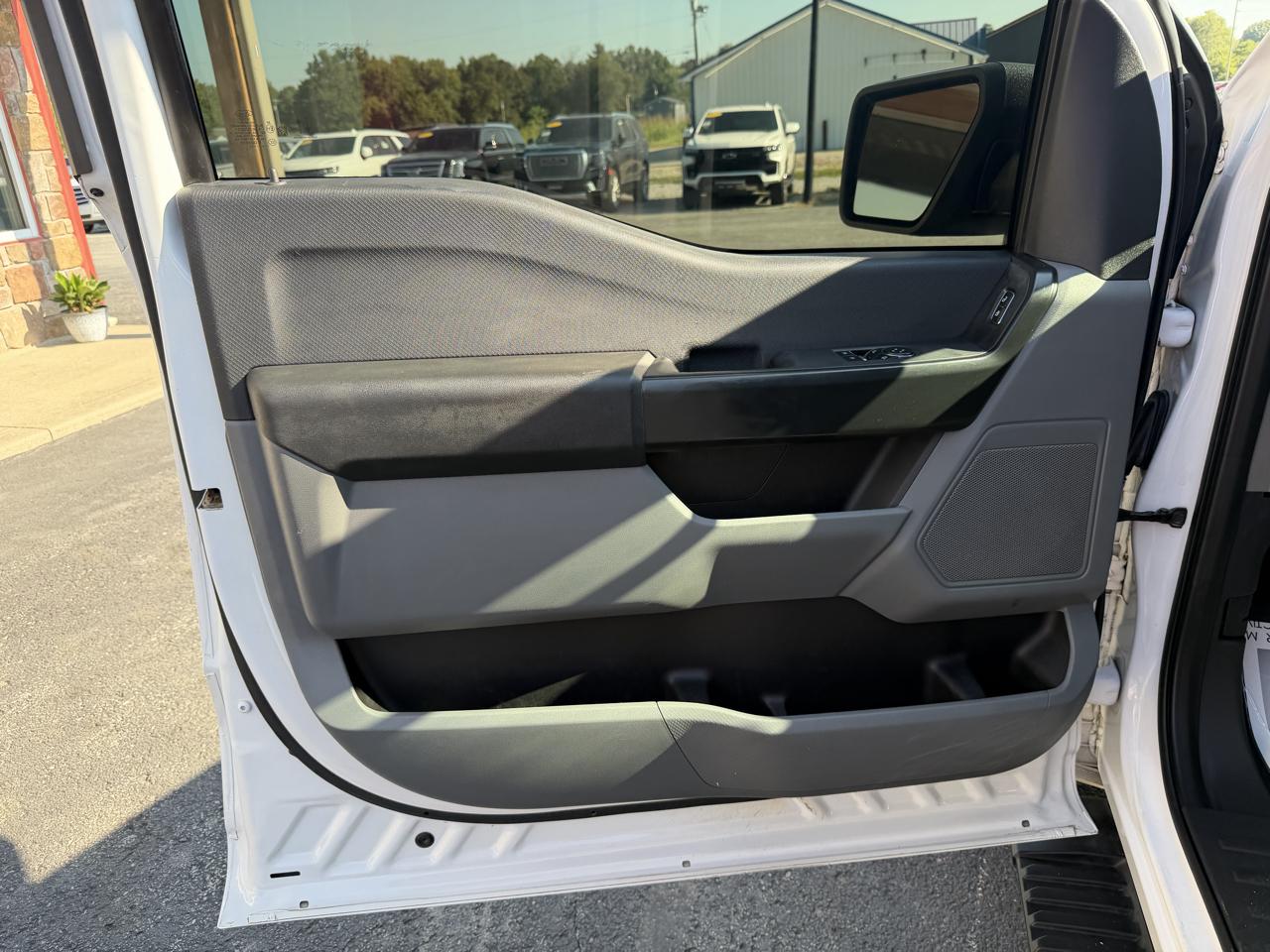 Ford F-150 4WD Reg Cab 141" XL 2022