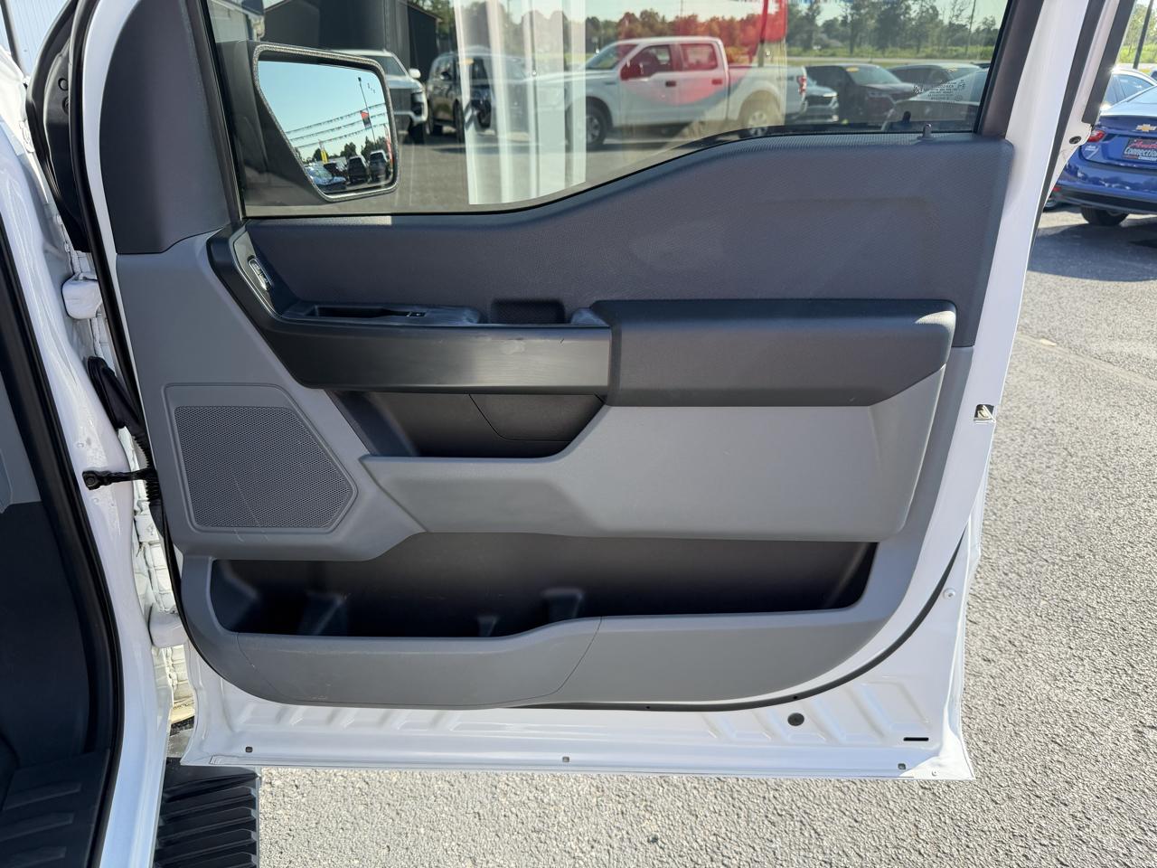 Ford F-150 4WD Reg Cab 141" XL 2022