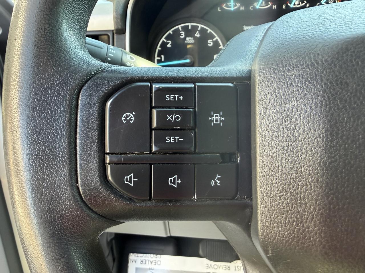 Ford F-150 4WD Reg Cab 141" XL 2022