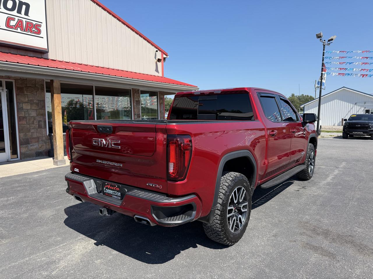 GMC Sierra 1500 4WD Crew Cab 147" AT4 2025