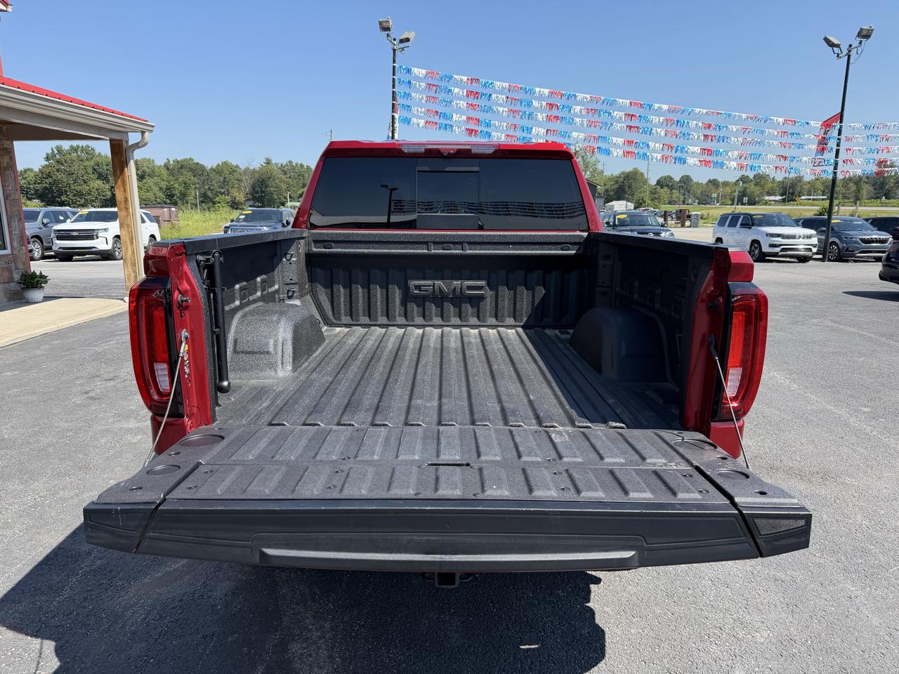 GMC Sierra 1500 4WD Crew Cab 147" AT4 2025