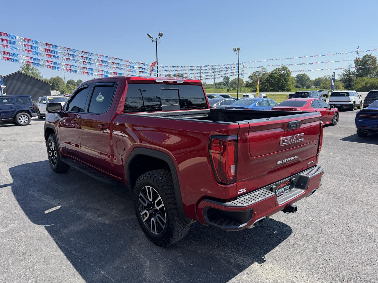 GMC Sierra 1500 4WD Crew Cab 147" AT4 2025