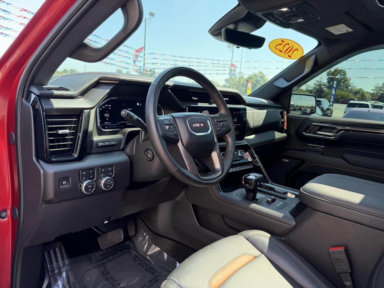 GMC Sierra 1500 4WD Crew Cab 147" AT4 2025