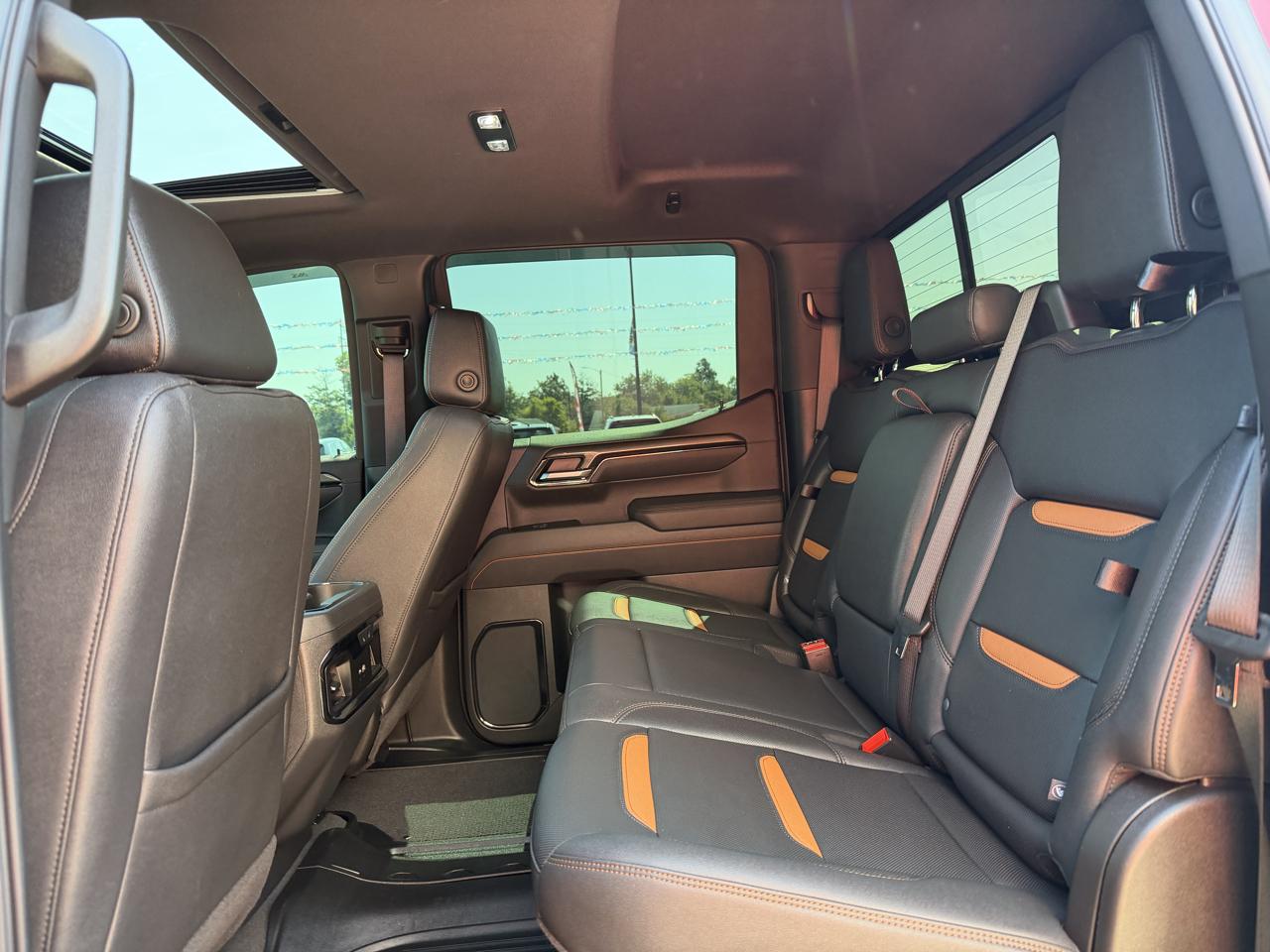 GMC Sierra 1500 4WD Crew Cab 147" AT4 2025
