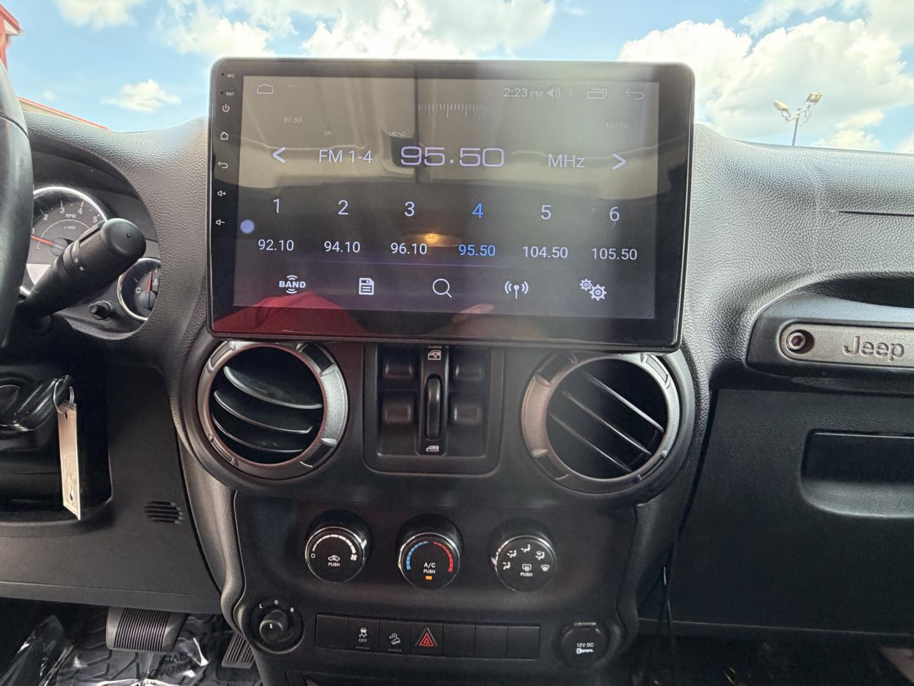 Jeep Wrangler Unlimited 4WD 4dr Sport 2014