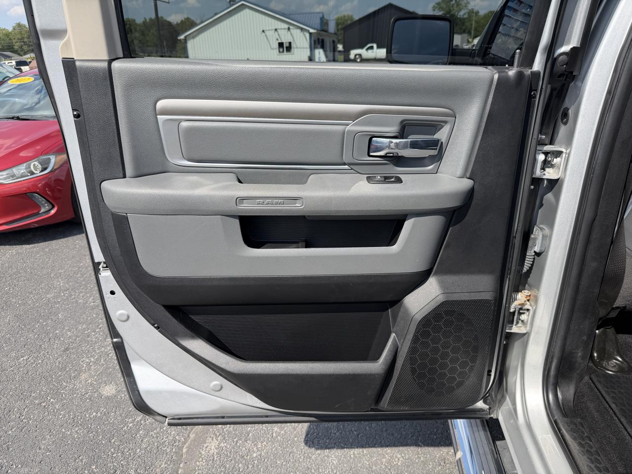 RAM 2500 4WD Crew Cab 149" SLT 2014
